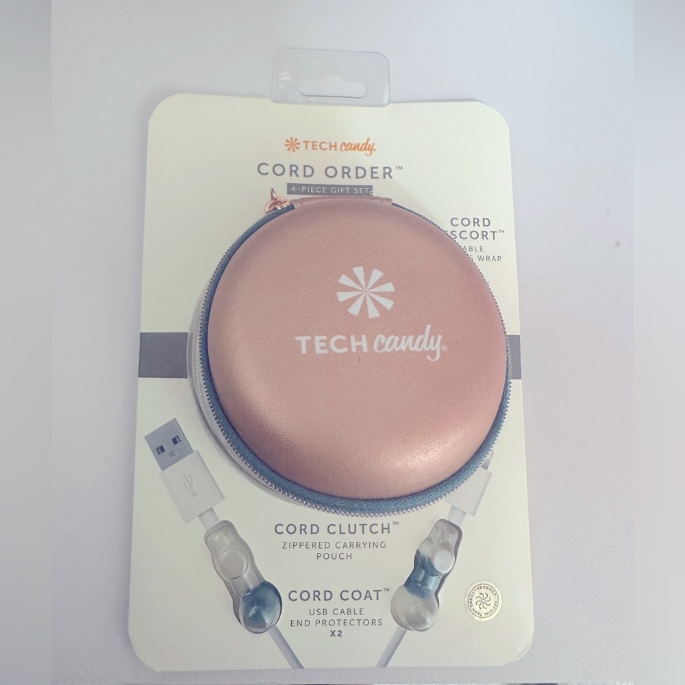 NIB Tech Candy Cord Order 4 piece set Cord Clutch, USB protectors & cord escort